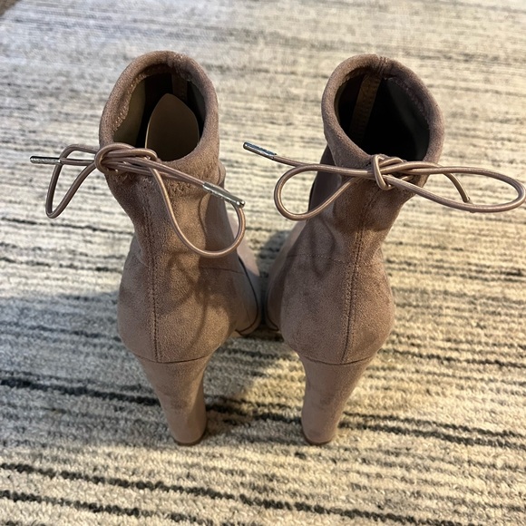 Jesyna Ankle Boot - Picture 2 of 7